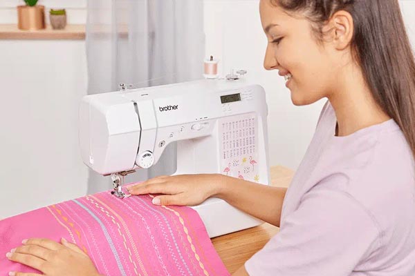Choisir une machine à coudre pour enfant