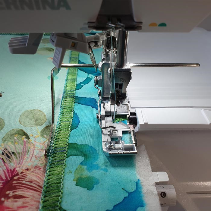 Guide butée couture fixable gauche et droit BERNINA L8 Guide butée couture fixable gauche et droit BERNINA L8